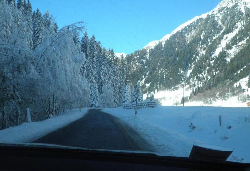 ホテル Larchhof Ratschings