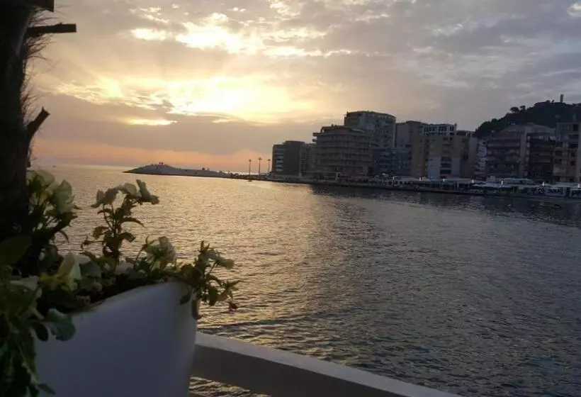 ホテル Ventus Harbor