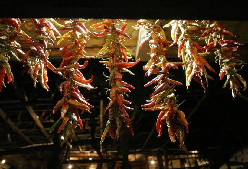 ペンション Kruchma Bratyata Guest House