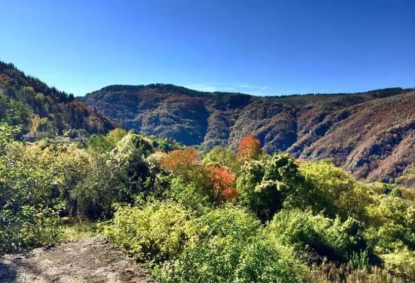 ペンション Kruchma Bratyata Guest House