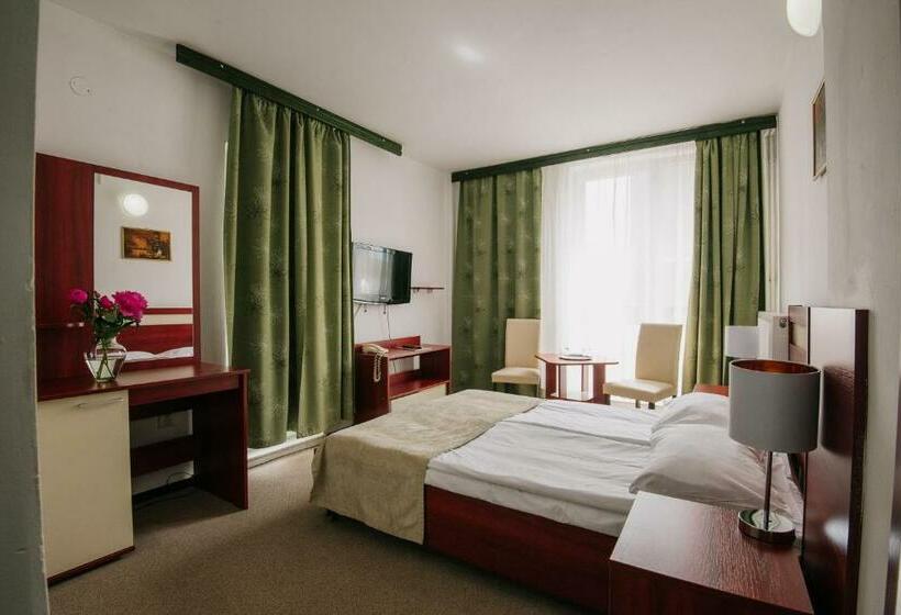 هتل Complex Balnear Covasna