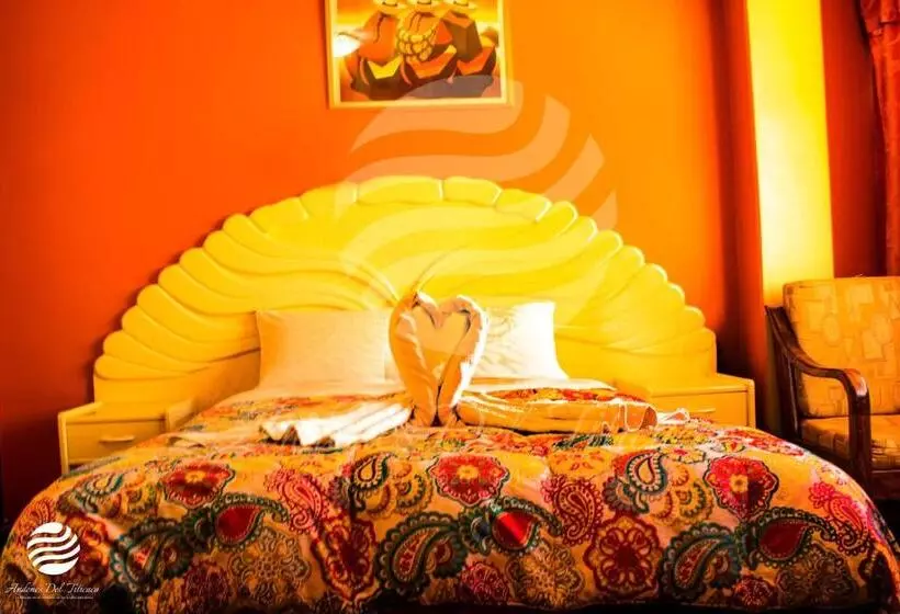 هتل Andenes Del Titicaca