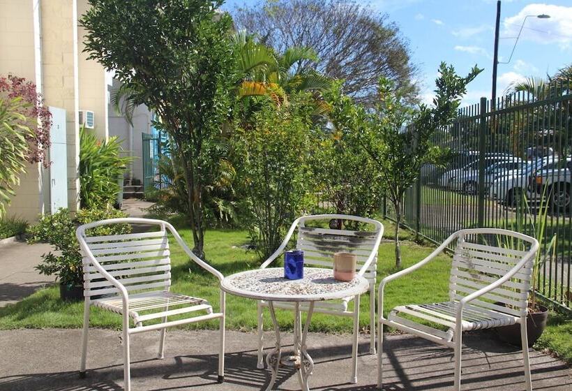 Asylum Cairns Hostel