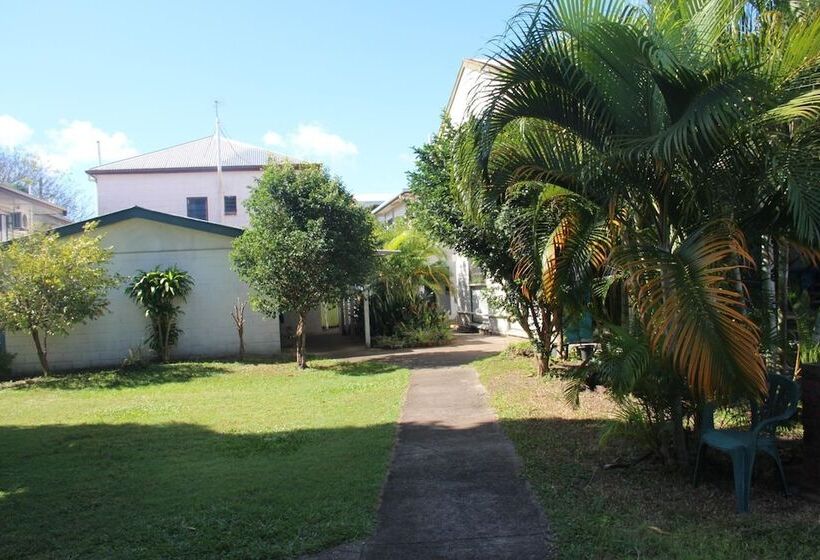 Asylum Cairns Hostel