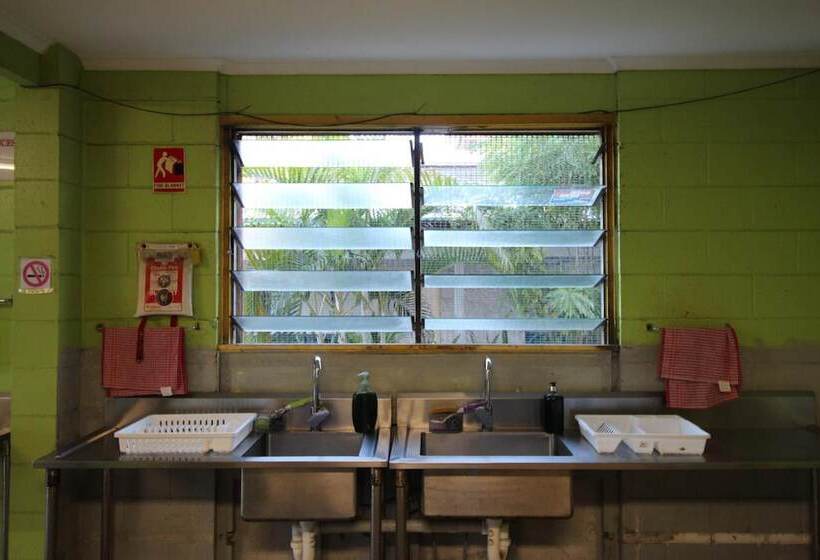 Asylum Cairns Hostel