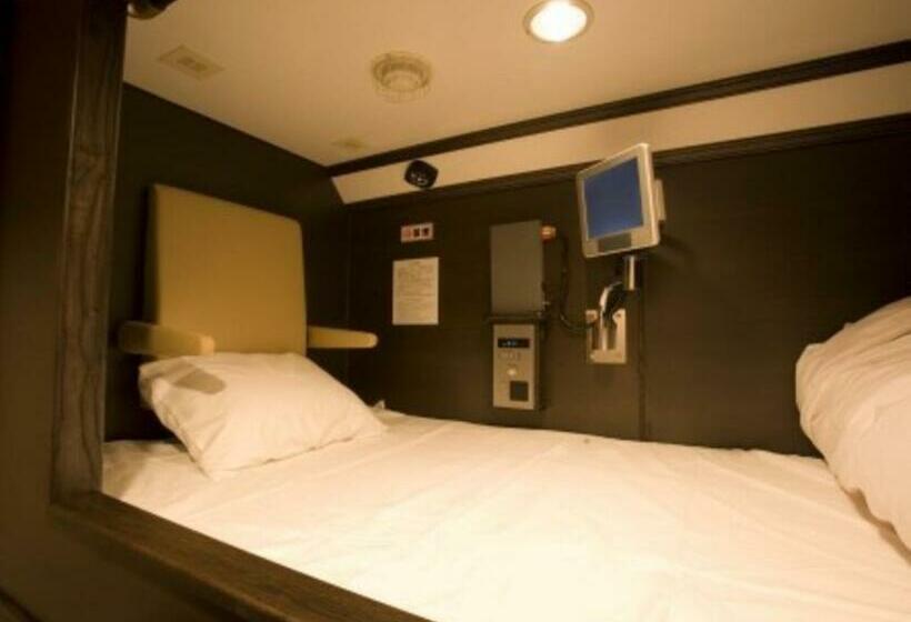 בית מלון כפרי Capsule Cabin Petit Nagoya Men Only