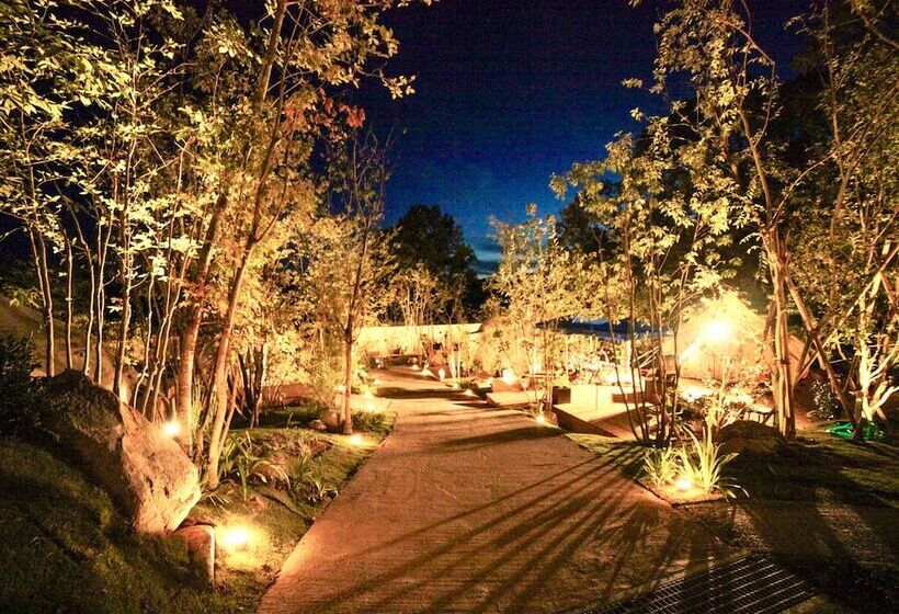 Otel Yufuin Glamping Comorebi