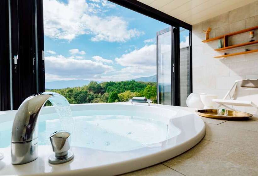 Otel Yufuin Glamping Comorebi