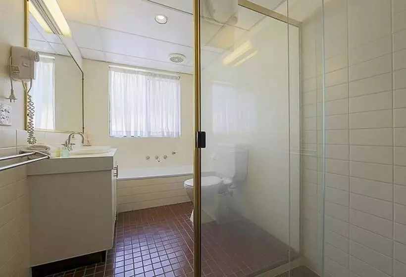 Accommodate Canberra Kingston Court