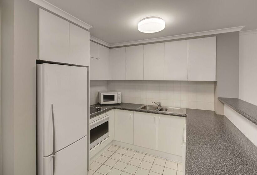 فندق Adina Serviced Apartments Canberra James Court