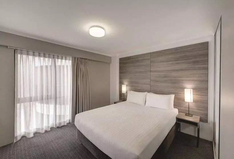 ホテル Adina Serviced Apartments Canberra James Court