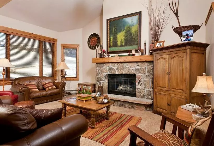 ホテル Antlers At Christie Base By Resort Lodging Company