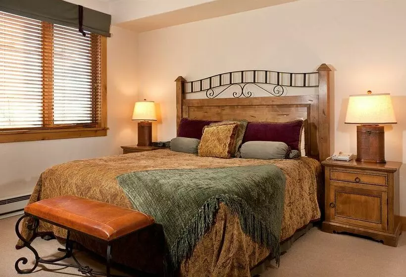 ホテル Antlers At Christie Base By Resort Lodging Company