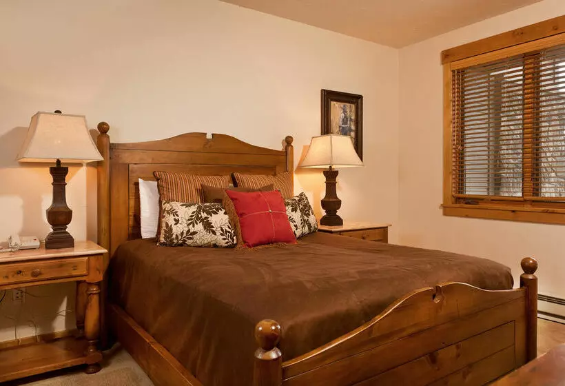 ホテル Antlers At Christie Base By Resort Lodging Company