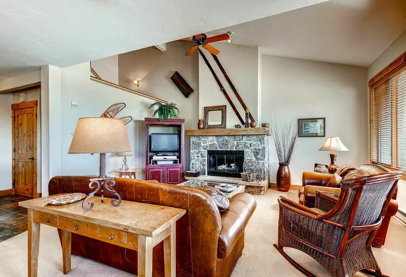 ホテル Antlers At Christie Base By Resort Lodging Company
