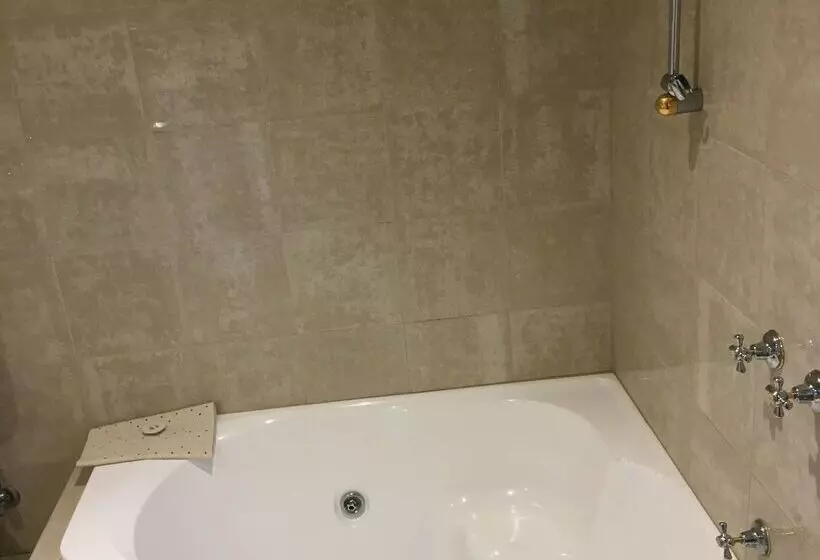 فندق Best Western Plus The Tudor Box Hill