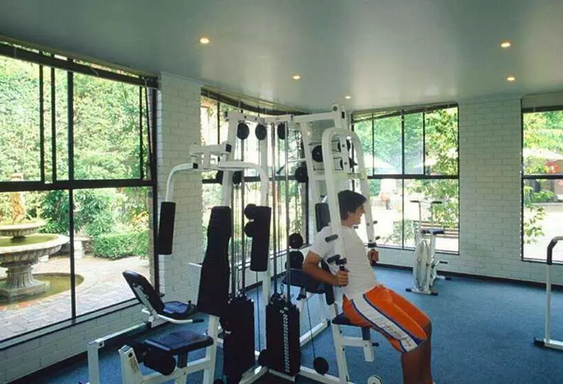 فندق Best Western Plus The Tudor Box Hill