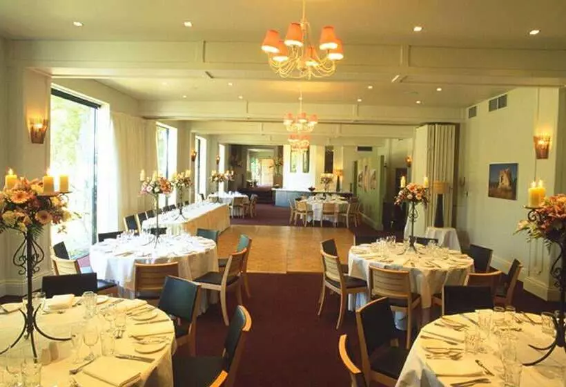 فندق Best Western Plus The Tudor Box Hill