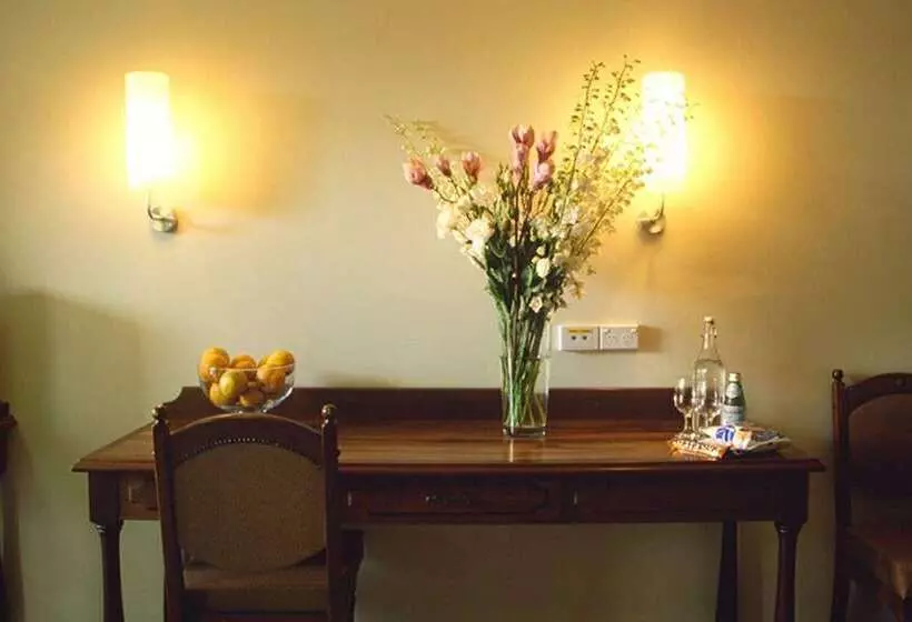 فندق Best Western Plus The Tudor Box Hill