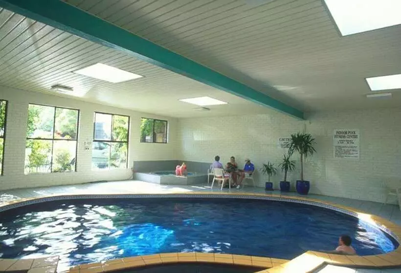 فندق Best Western Plus The Tudor Box Hill