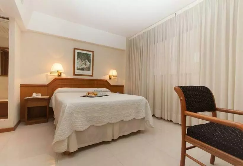 Hotelli Cuatro Reyes