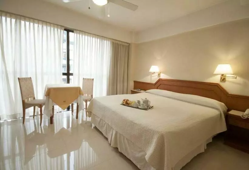 Hotelli Cuatro Reyes