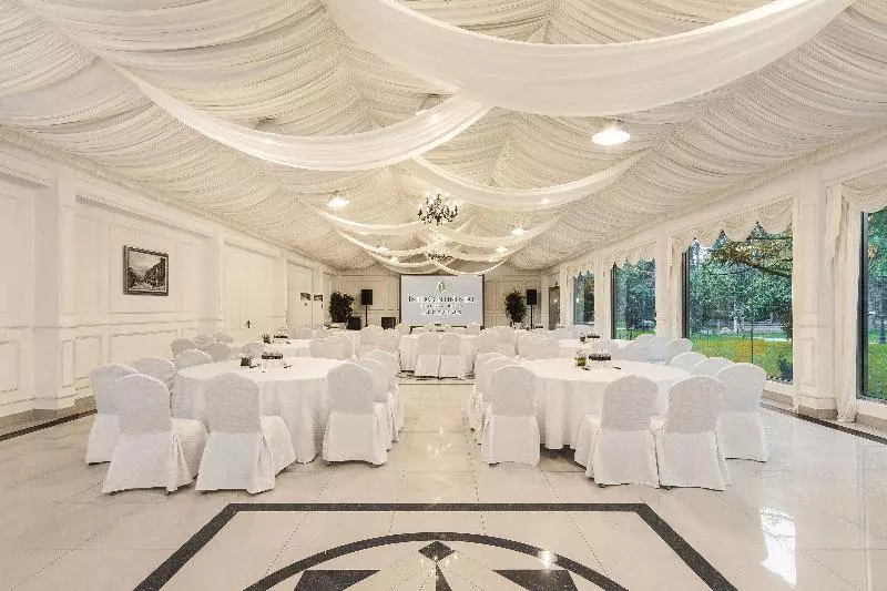 Intercontinental Shanghai Ruijin, An Ihg Hotel Downtown Historic Iconic Garden