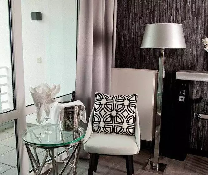 Отель Kurhaus Design Boutique