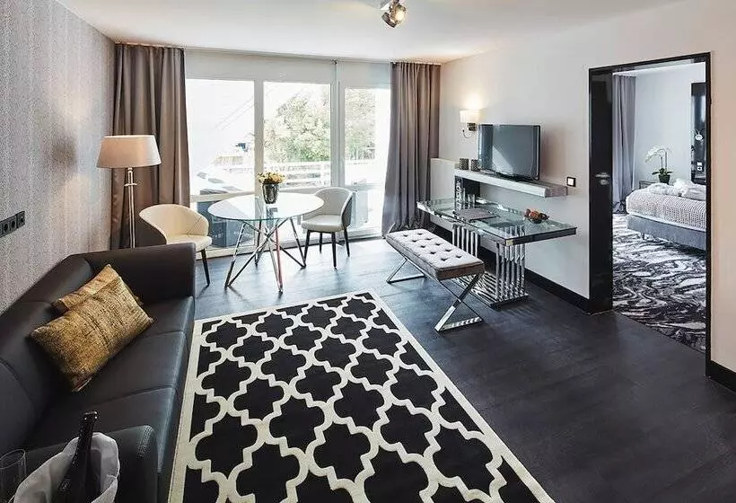 Отель Kurhaus Design Boutique