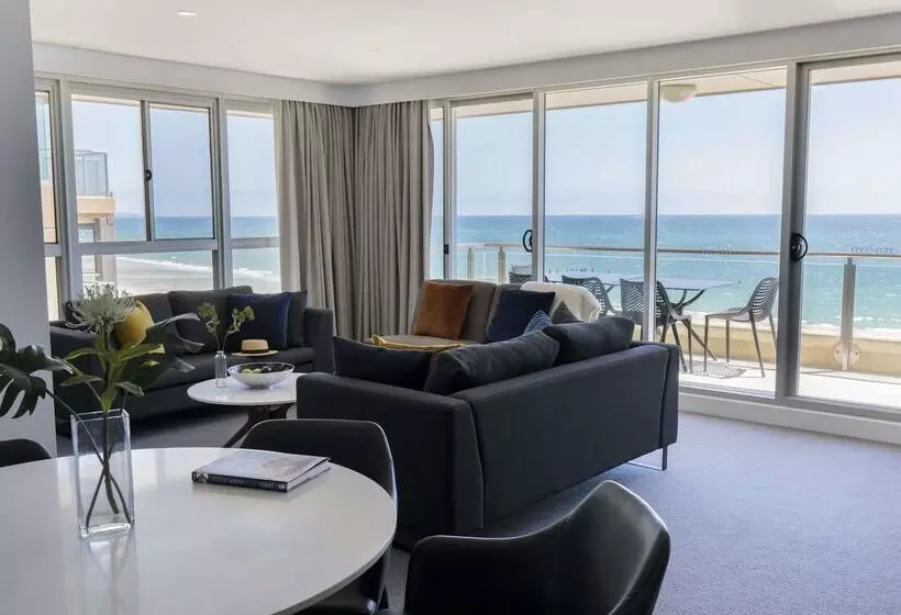 Hotel Oaks Glenelg Plaza Pier Suites