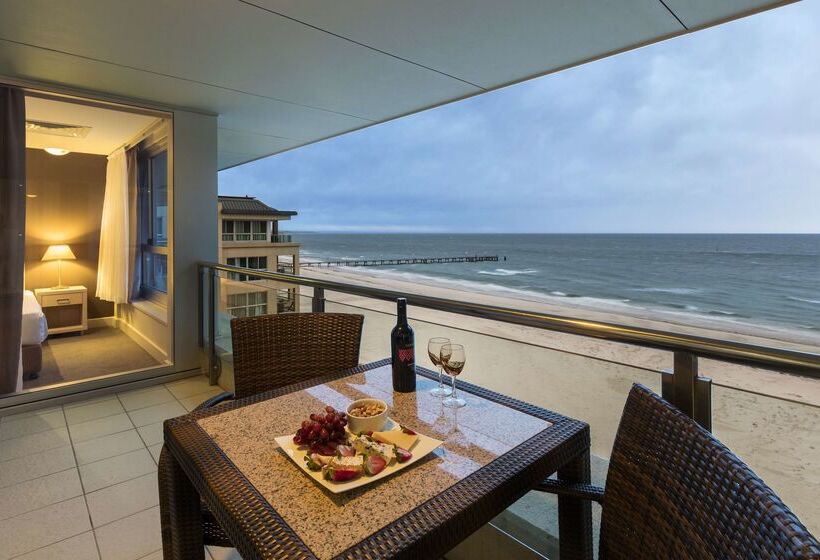 Hotel Oaks Glenelg Plaza Pier Suites