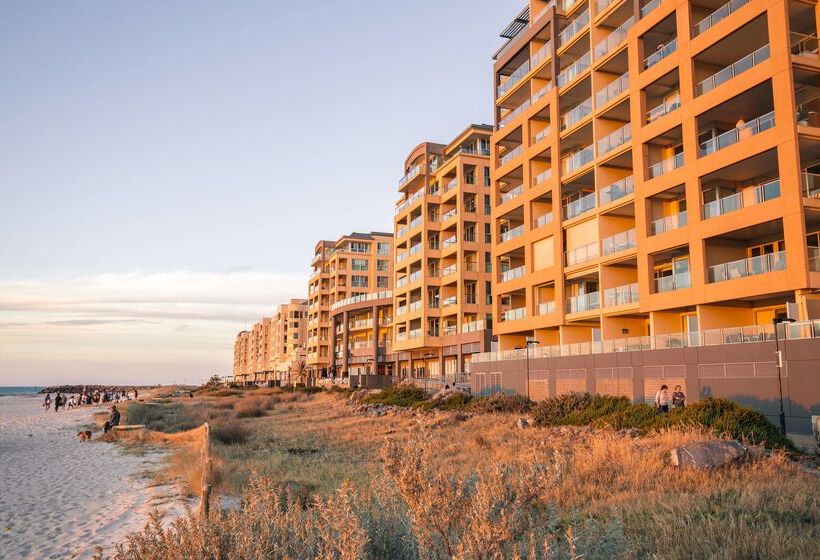 Hotel Oaks Glenelg Plaza Pier Suites