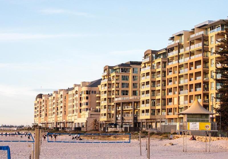 Hotel Oaks Glenelg Plaza Pier Suites
