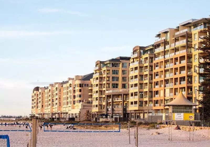 Hotel Oaks Glenelg Plaza Pier Suites