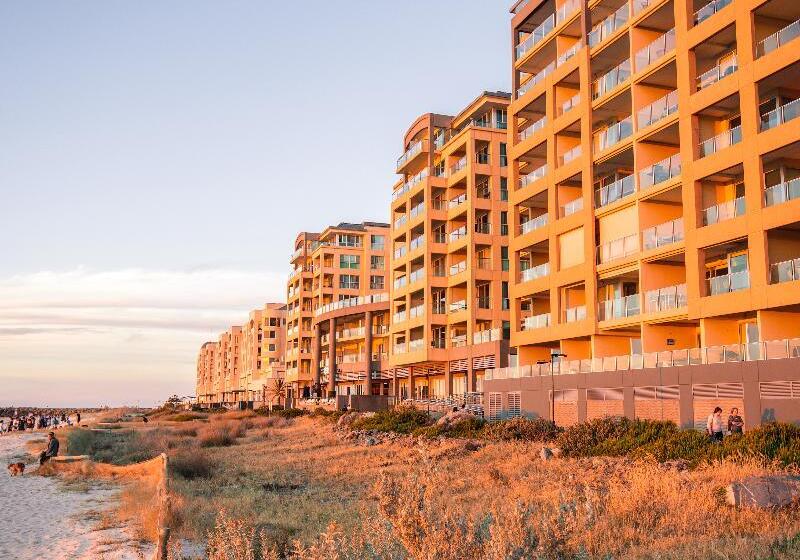 Hotel Oaks Glenelg Plaza Pier Suites