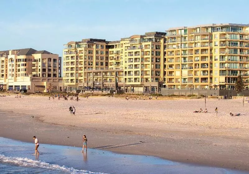 Hotel Oaks Glenelg Plaza Pier Suites