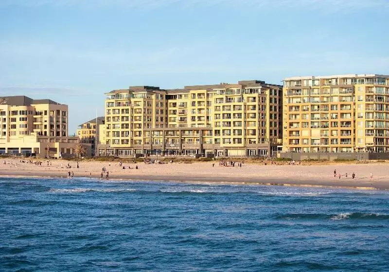 Hotel Oaks Glenelg Plaza Pier Suites