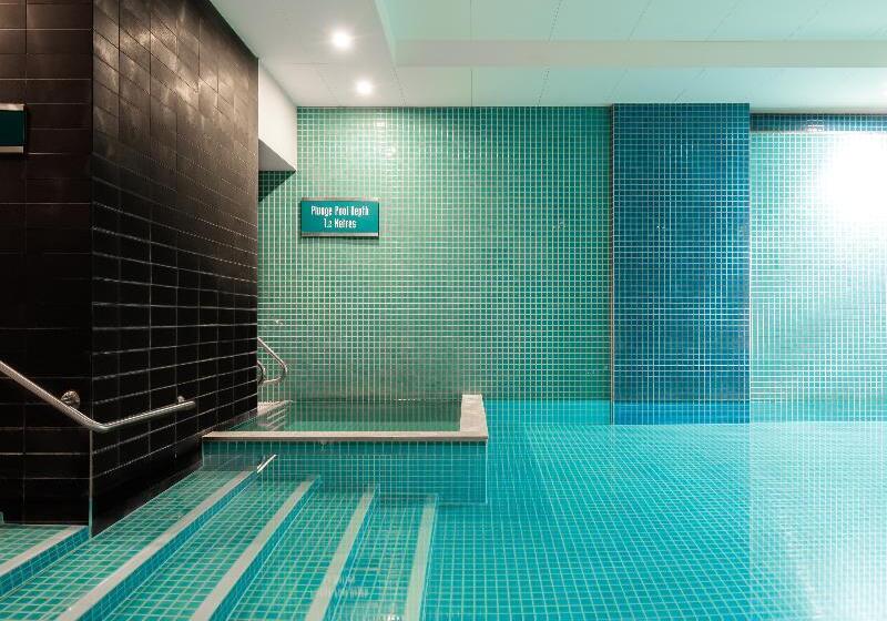 Hotel Oaks Glenelg Plaza Pier Suites