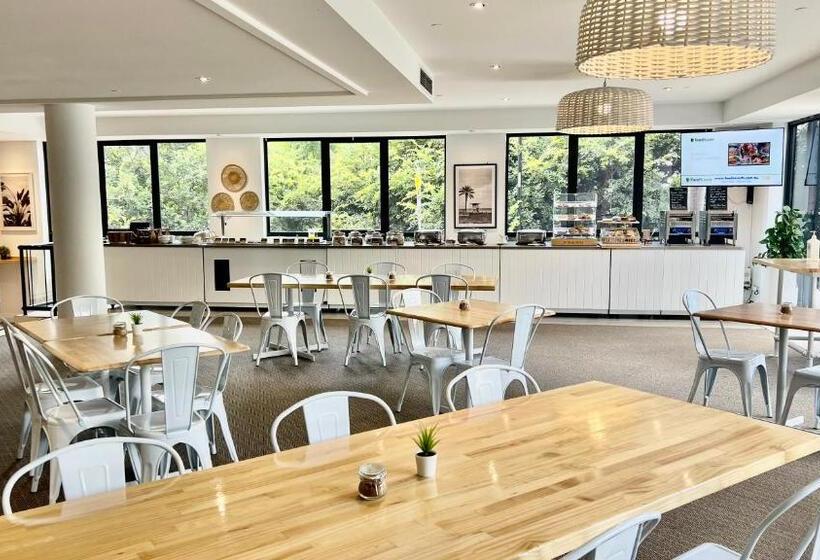 בית מלון כפרי Oakwood  & Apartments Brisbane