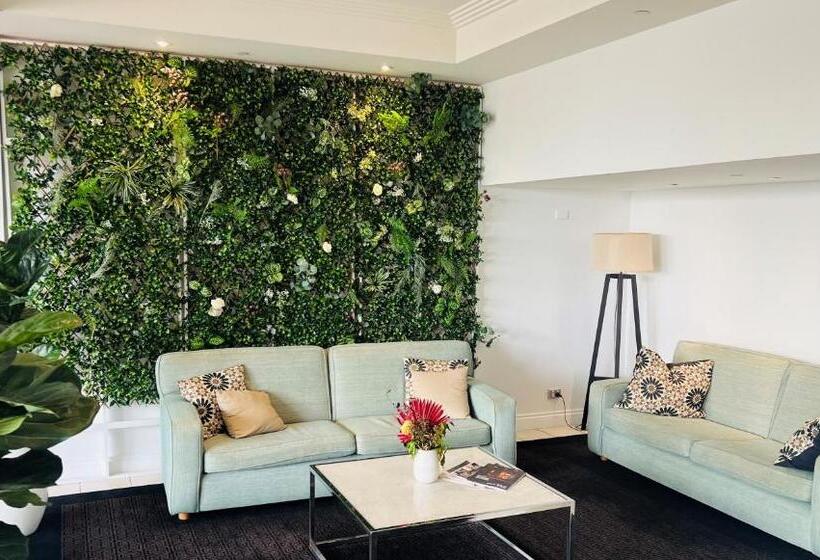 בית מלון כפרי Oakwood  & Apartments Brisbane