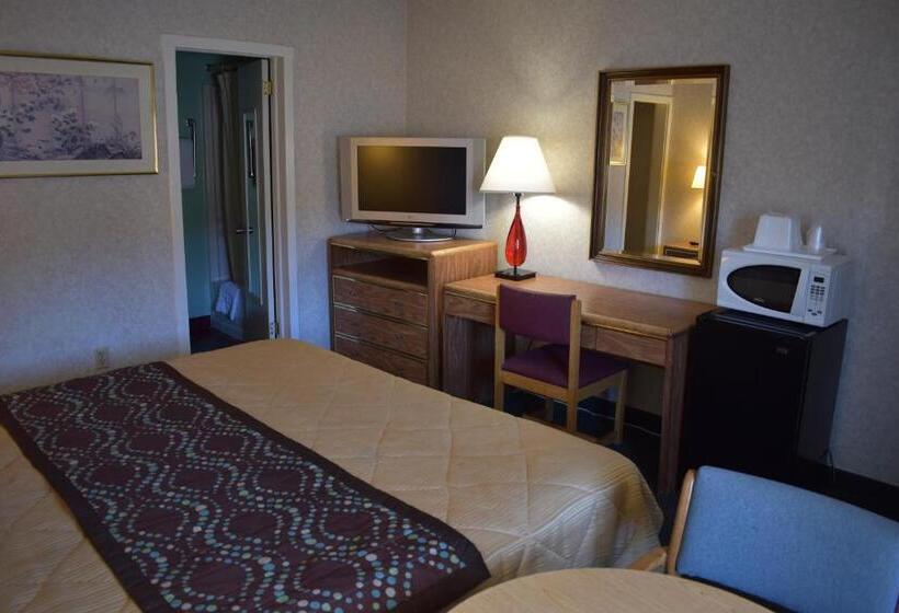 فندق Pocono Night Lodge