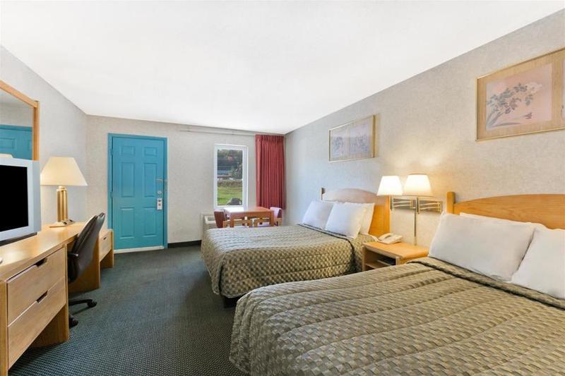 فندق Pocono Night Lodge