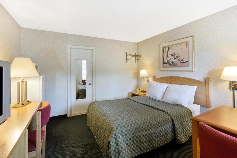 فندق Pocono Night Lodge