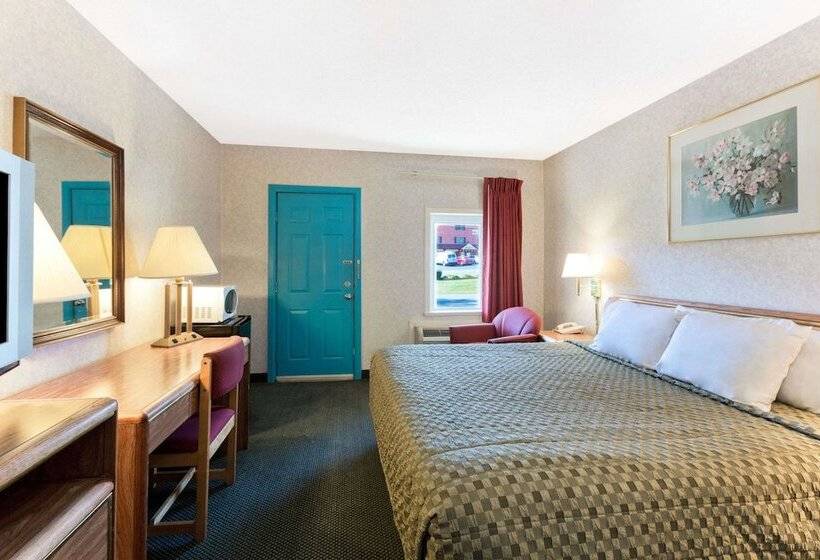 فندق Pocono Night Lodge