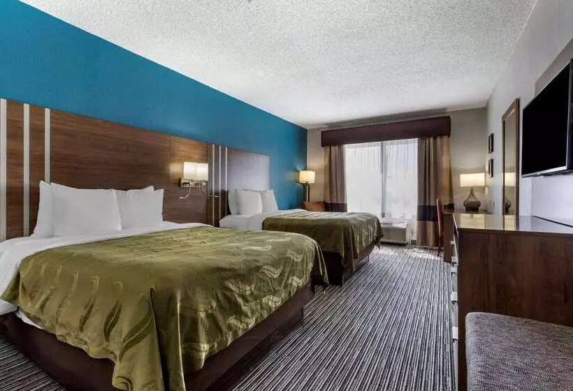 Hotel Quality Inn & Suites I 35 E Walnut Hill