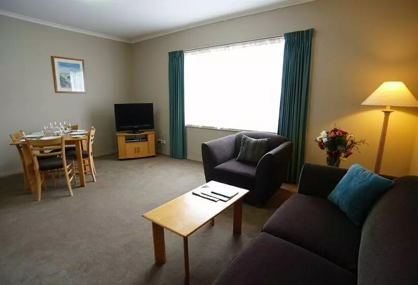 Отель Punt Road Apartment