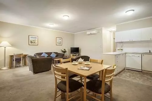 Отель Punt Road Apartment