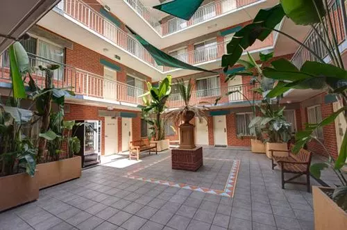 Отель Punt Road Apartment