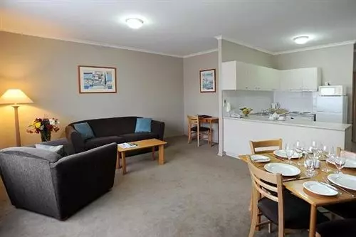 Отель Punt Road Apartment