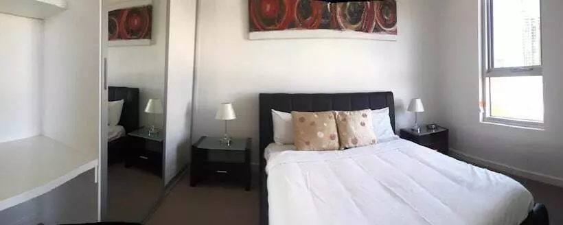 Отель Rnr Serviced Apartments Adelaide